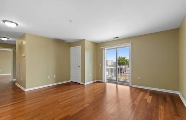 Building Photo - Modern 2BR / 2BA Condo with Balcony & Parking at Union Square – Hackensack