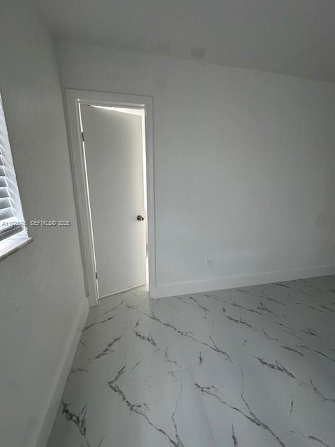 Building Photo - 16215 NE 18th Ct