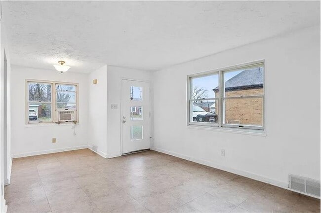 Building Photo - 3929 Fulton Ave