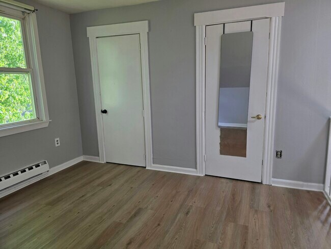 Building Photo - 96 Lockwood Ave