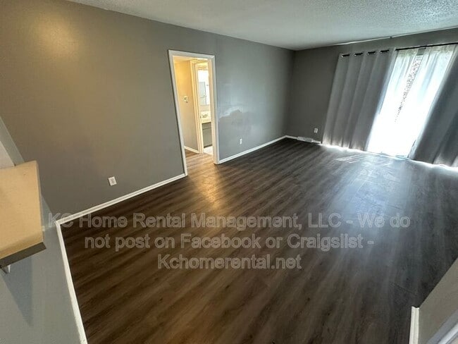 Building Photo - 8725 Countryshire Ln