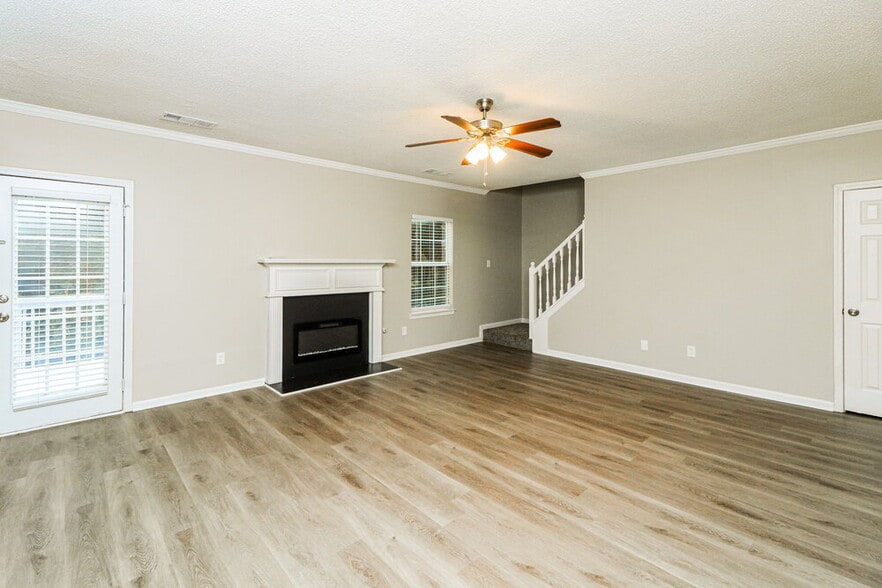 Building Photo - 4631 Glider Cir