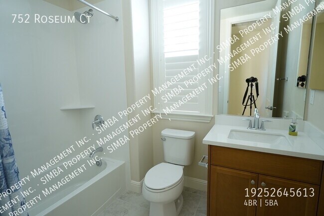 Building Photo - 752 Roseum Ct