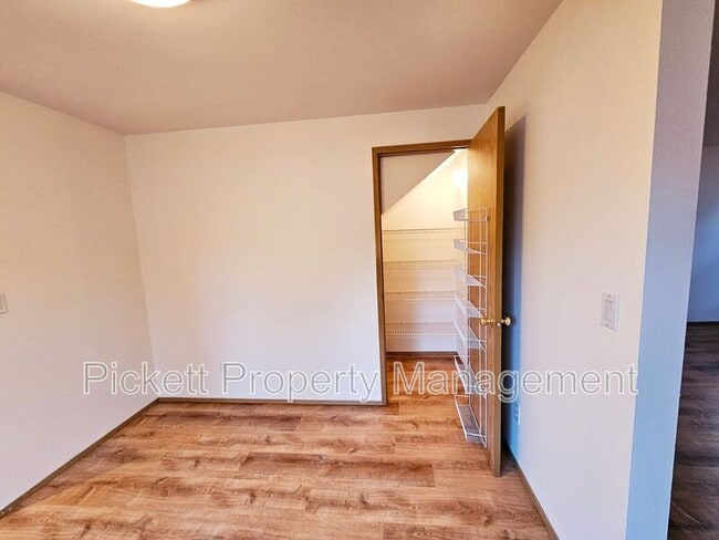 Building Photo - 1181 Landover Pl