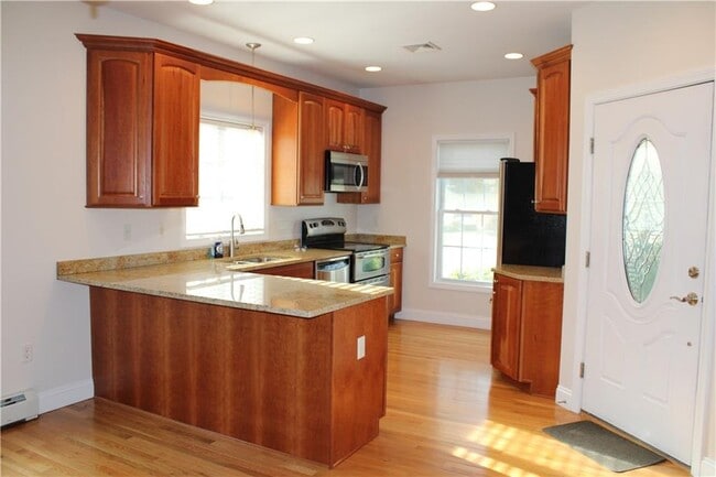 Building Photo - 5 Kristin Ct