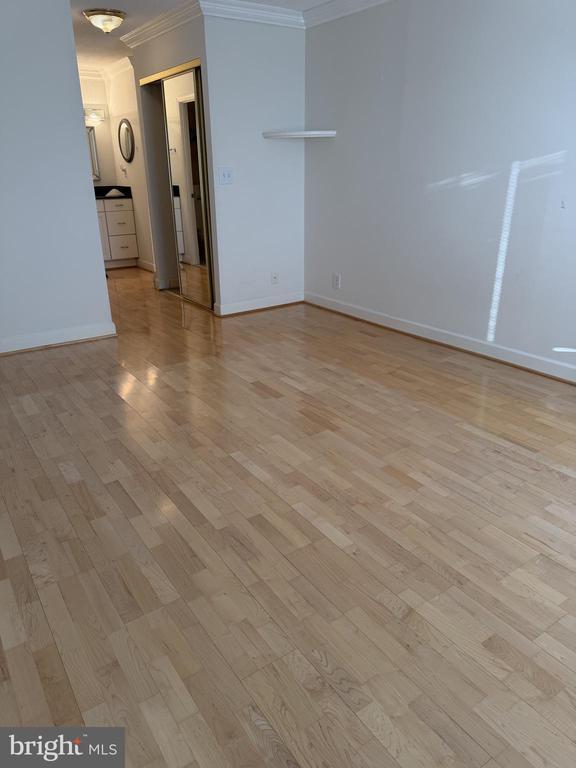 Building Photo - 8380 Greensboro Dr