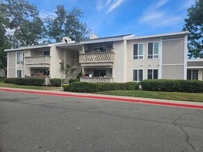 Building Photo - 512 Sandalwood Pl