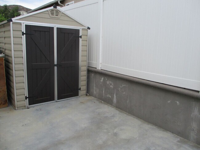 Building Photo - Desirable Santee 4 Bedroom Home!