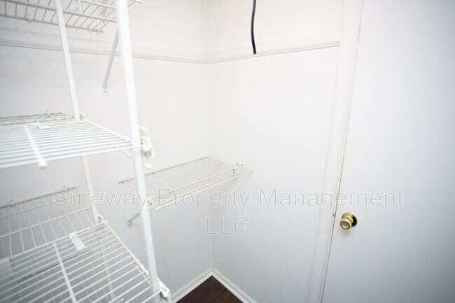 Building Photo - 40B Sumac Ct