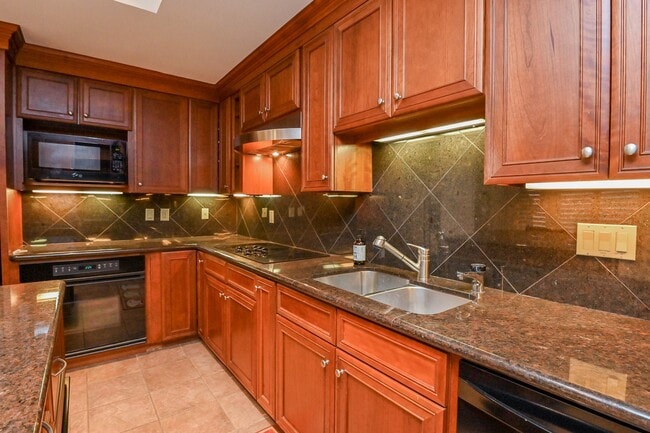 Building Photo - 294 Sugar Berry Cir