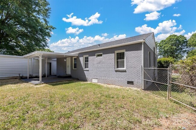Building Photo - 2237 Ashley Rd