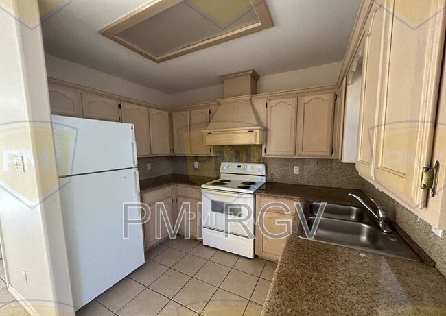 Building Photo - 604 Horizon Peak