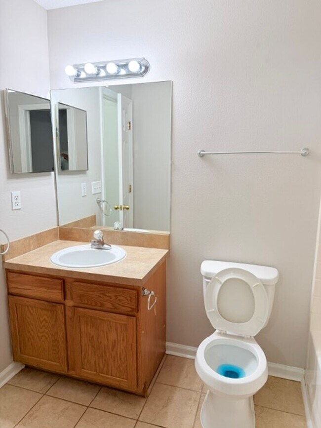 Building Photo - 25 Ryarbor Dr