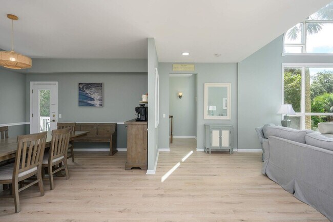 Building Photo - 3 Cassina Ln