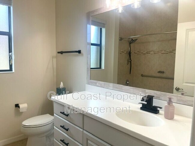 Building Photo - 10485 Crooked Crk Dr