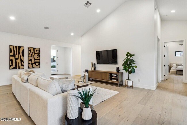 Building Photo - 6323 N 10th Dr