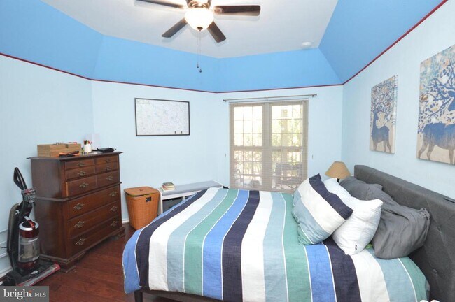 Building Photo - 3912 Penderview Dr