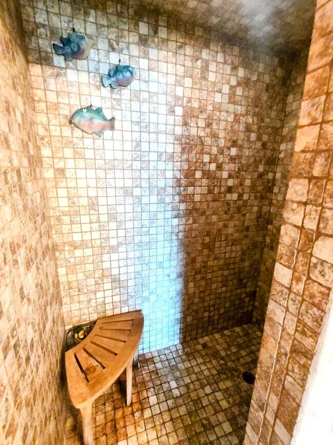 Building Photo - 1300 Seaway Dr