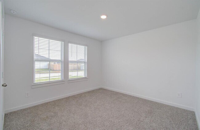 Building Photo - 1010 Desert Willow Dr