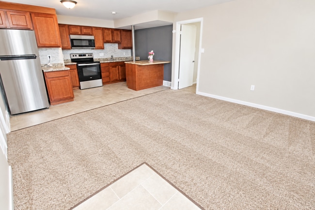 Interior Photo - STEUBEN STREET APARTMENTS -- 003