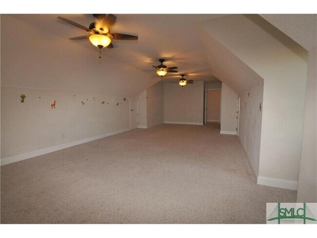 Building Photo - 165 Butler Dr
