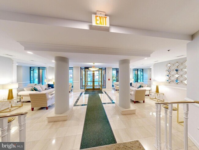 Building Photo - 1045 N Utah St