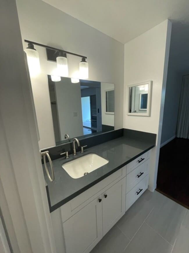 Building Photo - Available now - 2 bedroom / 2 bath / 1 cov...