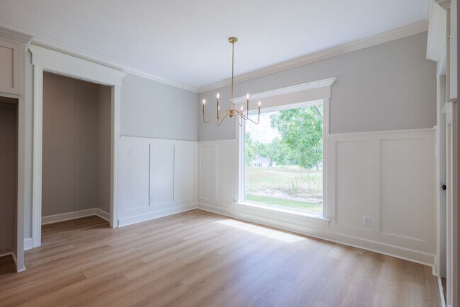 Building Photo - 5039 Hatfield Cir