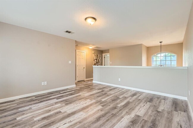 Building Photo - 2632 Century Park Blvd