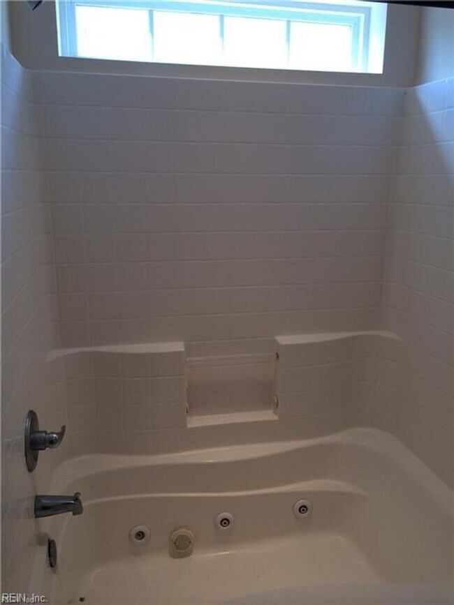 Building Photo - 604 Teton Cir