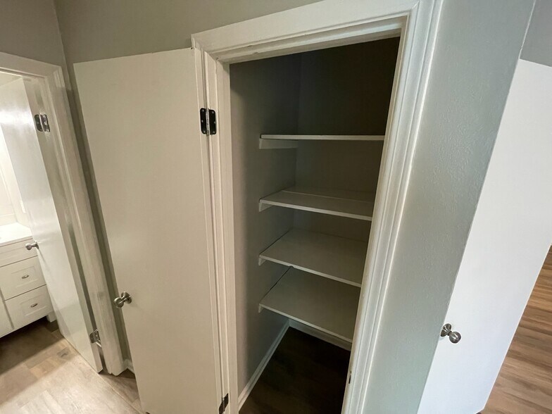 Linen Closet - 813 Hammond Manor Dr