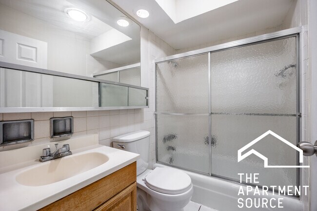 Building Photo - 6011 N Winthrop Ave