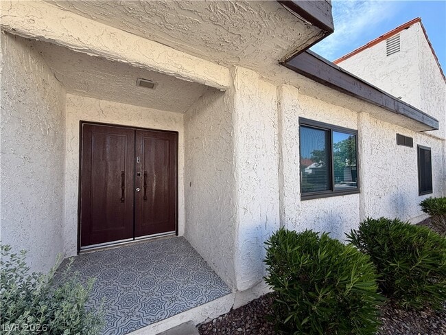 Building Photo - 3130 Espanol Dr