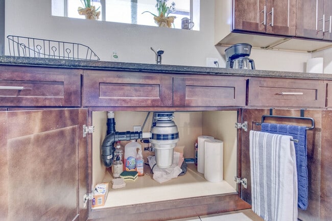 Building Photo - 1363 Pierce St