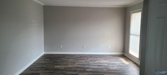 Building Photo - 6218 Robinhood Ln NW