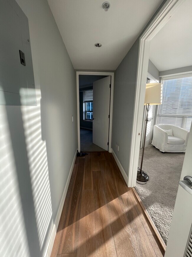 Building Photo - 400 Beale St