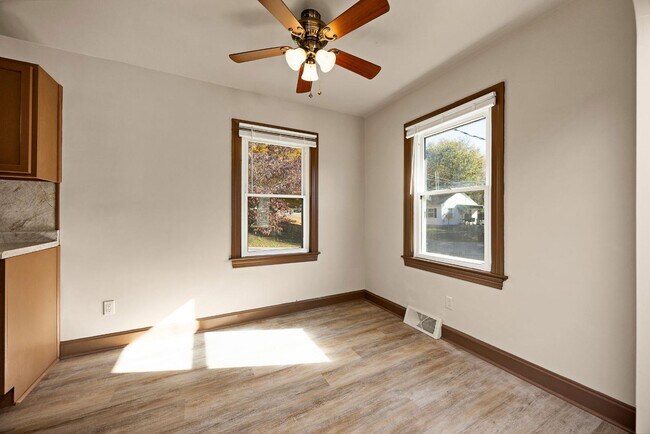 Building Photo - 414 Churchill Ct