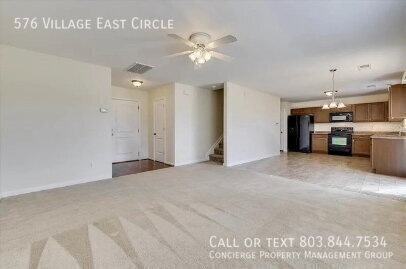 Building Photo - 576 Village E Cir
