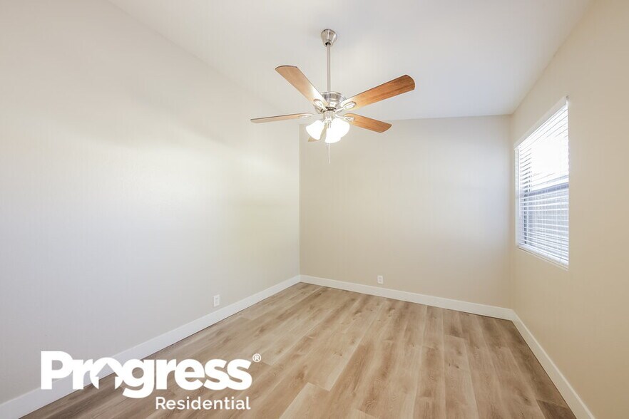 Building Photo - 3814 W Marconi Ave