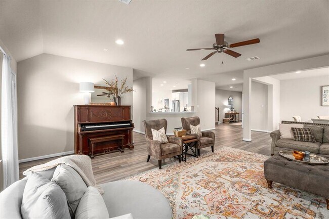 Building Photo - 2221 Hay Field Ct