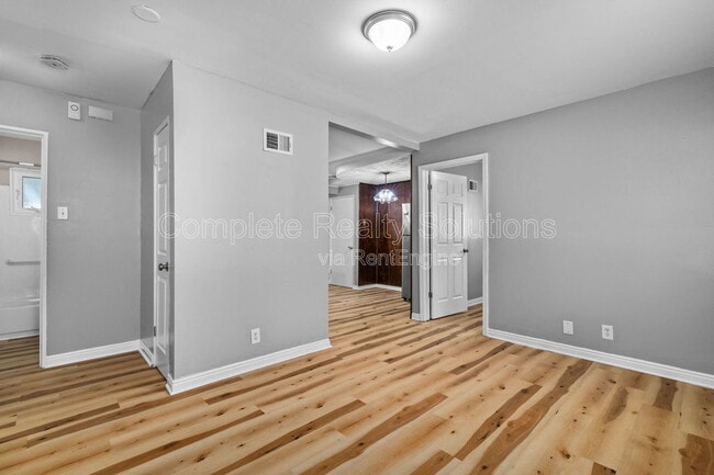 Building Photo - 10465 Lord Dr
