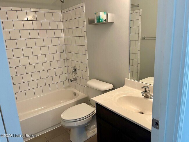 Building Photo - 2105 Meadows Edge Ln