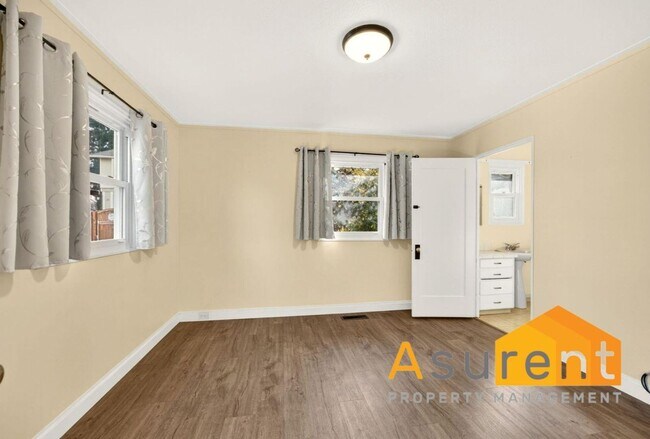 Building Photo - 270 Morton