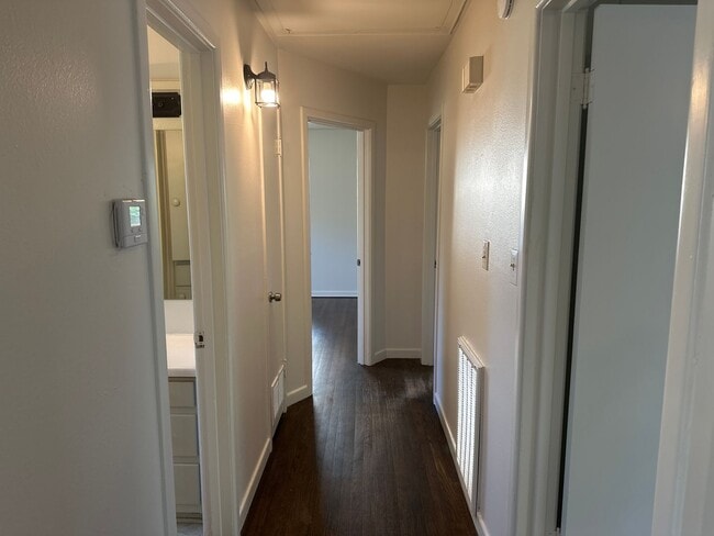 Building Photo - 3 Bedroom Home with Large Backyard near Andy Woods