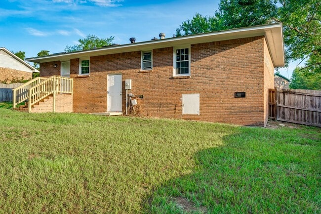 Building Photo - 216 Cross Hill Rd