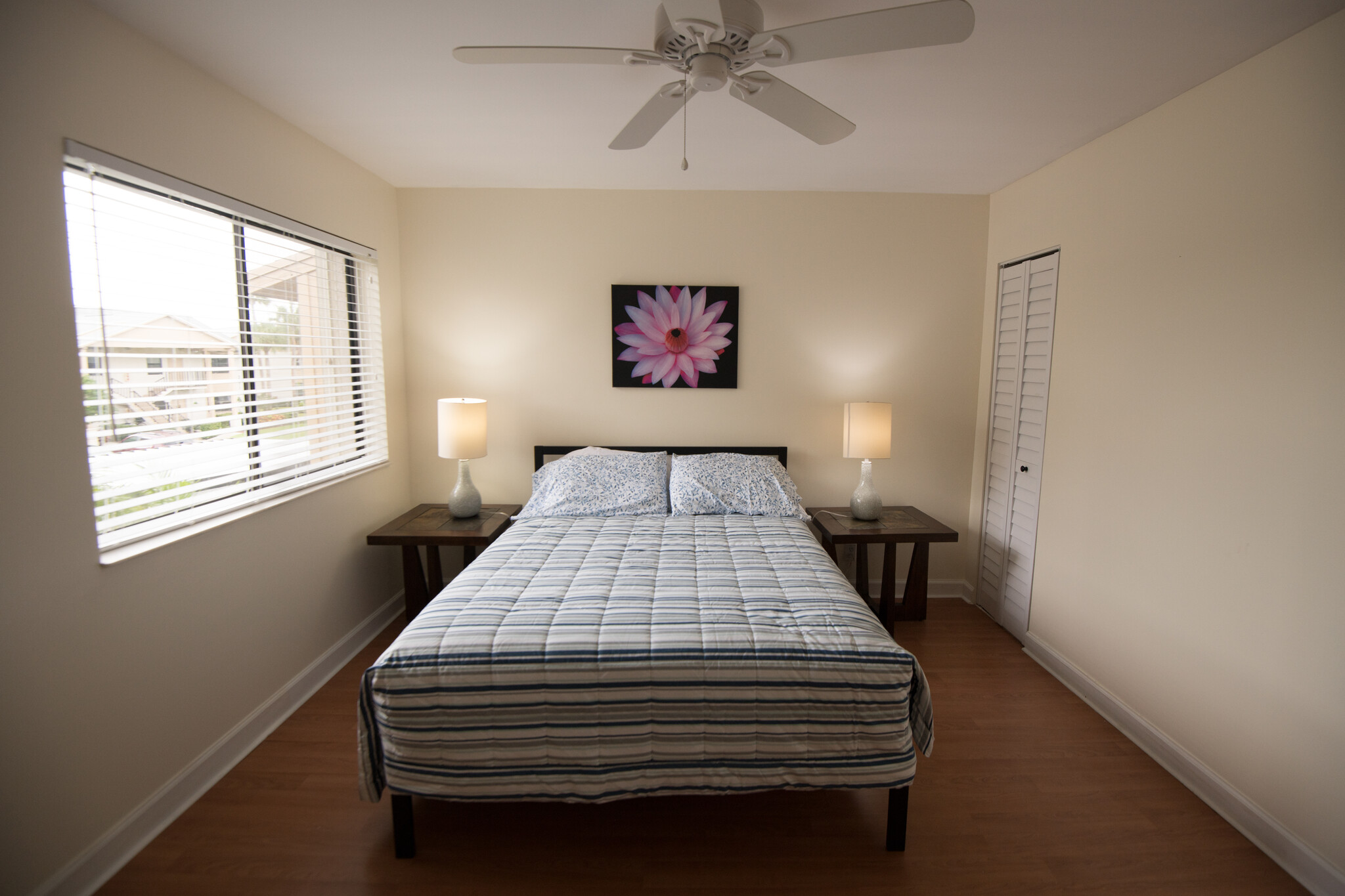 Comfortable guest bedroom. - 3071 SE Aster Ln