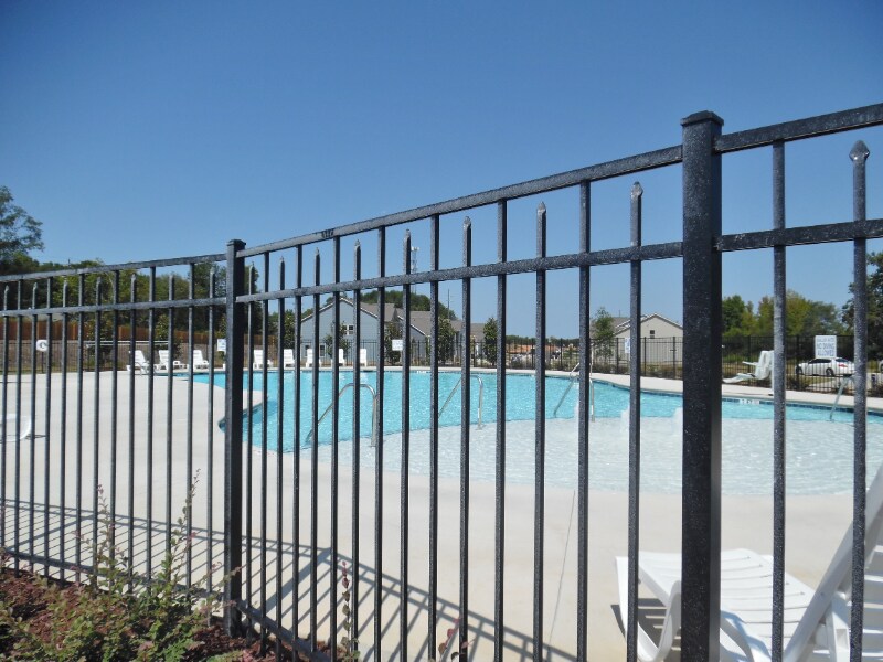 Building Photo - 111 Roundtree Dr