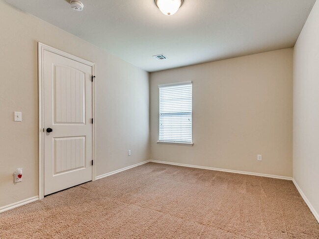 Building Photo - 3 Bed/2 Bath in Sonador of Montague Subdivision - Deer Creek Schools