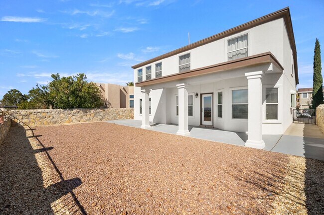 Building Photo - Stunning 4 bedroom, 2.5 bath home in West ...