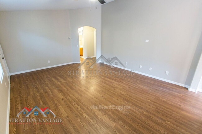 Building Photo - 6714 E Flynn Ave